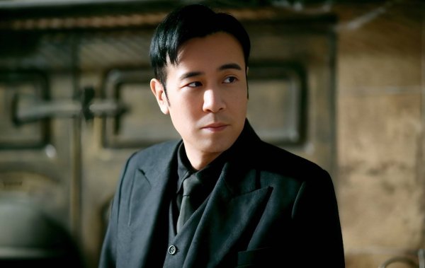 网上配资炒股网站 2.3亿抗战剧被骂上热搜！王阳演技被批像霸总，于和伟戏份少得可怜